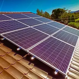 Jakie są realne koszty domowej elektrowni słonecznej?