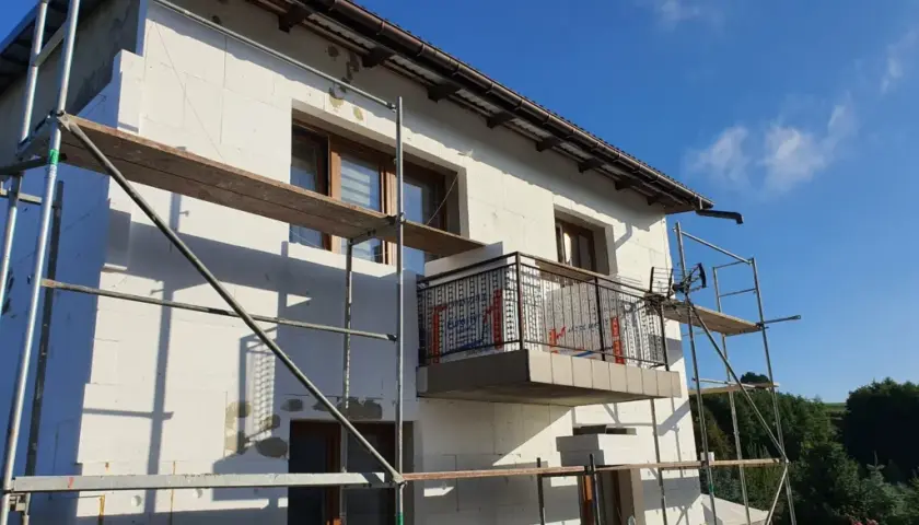 Czyste powietrze: jak uzyskać dofinansowanie na ocieplenie domu?